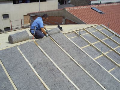 materassino agugliato in pura lana vergine di pecora sarda autoctona per l&rsquo;isolamento termico , l&rsquo;isolamento acustico