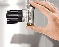 wilo-geniax-mini-pompe-montate-al-posto-delle-valvole-termostatiche-sui-radiatori1