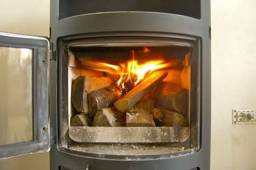 accensione corretta legna stufa letto caldo
