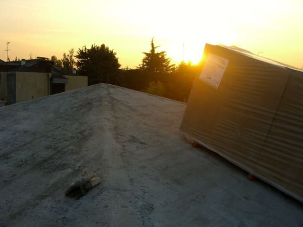 fibra-cosa-serve-subito-iniziare-isolamento-di-un-tetto-latero-cemento-fibra-legno-03