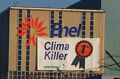auto-elettrica-energia-fonti-rinnovabili-autonomia-supercharger-tesla-04