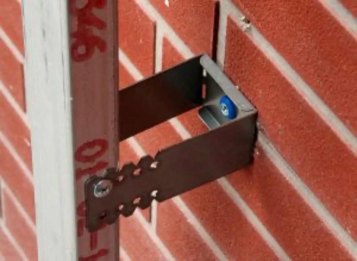 isolamento interno - Costruzione in laterizio con isolamento esterno e interno: non ha senso 5 isolamento interno - Costruzione in laterizio con isolamento esterno e interno: non ha senso 3