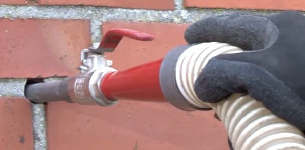 isolamento in intercapedine - Muro isolato con insufflaggio in intercapedine 6