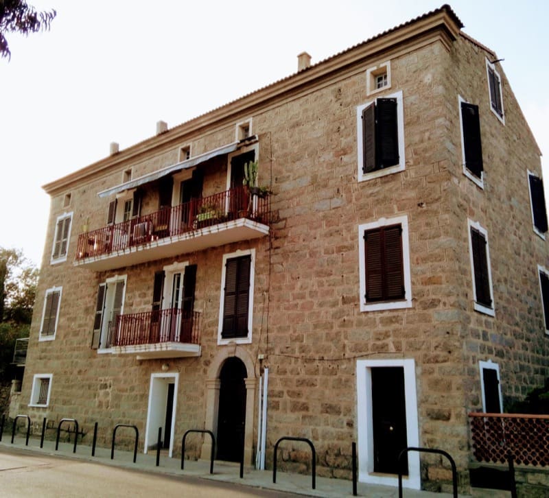 isolamento contro il caldo - L'isolamento in granito diventa casa per vacanze in Corsica 36 isolamento contro il caldo - L'isolamento in granito diventa casa per vacanze in Corsica 35