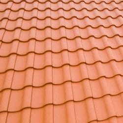 Tetto con tegole in laterizio o copertura metallica?