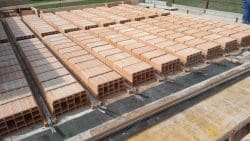 Ampliamento sopra solaio garage, preparazione tetto piano sopra laterizio rettificato, settimana 3