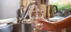 Acqua in bottiglia e non dal rubinetto