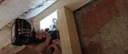 Isolamento interno in sughero con telaio in legno e perline