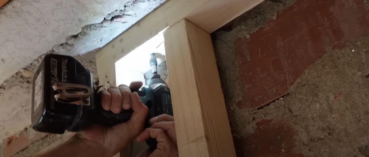 isolamento interno - Isolamento interno in sughero con telaio in legno e perline 1 isolamento interno - Isolamento interno in sughero con telaio in legno e perline 1