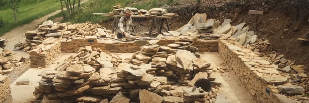 costruire in pietra - Martijn e la malta antica per la nuova baita in pietra locale 8