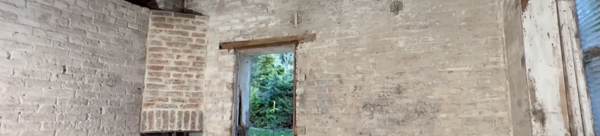 isolamento interno - Acqua pulita e calce idrata, la mano antica che prepara il muro 11