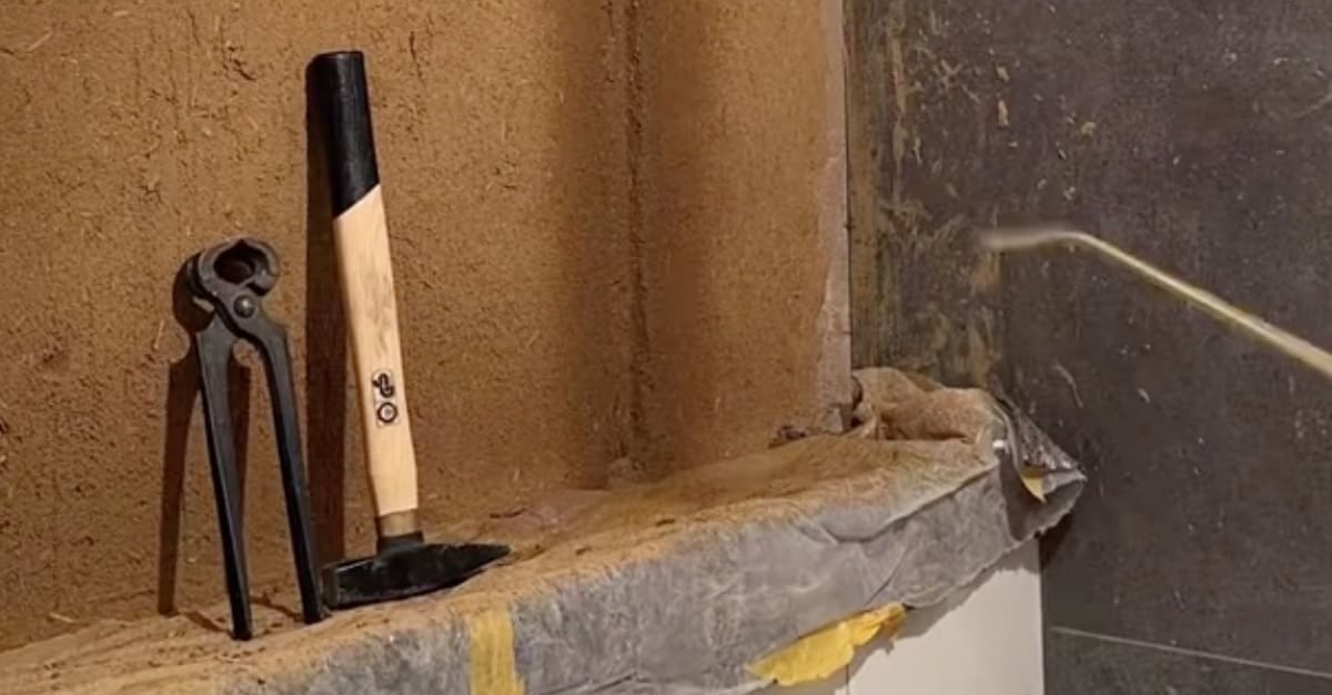 finitura interna parete - Intonaco in argilla in bagno 12