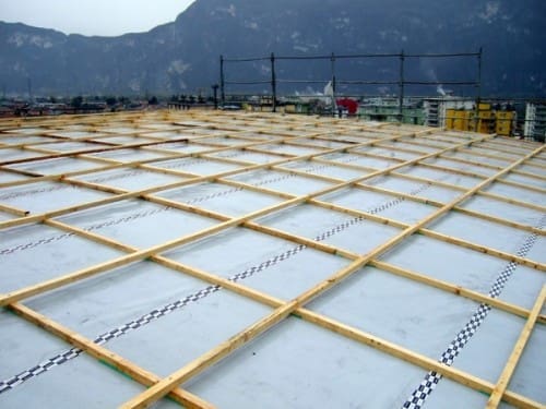 isolamento tetto in legno - Foto posa copertura metallica – Zona Climatica E – GG 2784 – Lavis (TN) 8 Foto posa copertura metallica-05