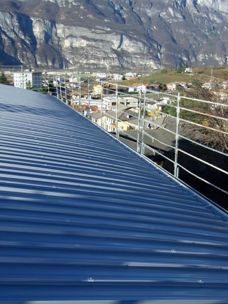 isolamento tetto in legno - Foto posa copertura metallica – Zona Climatica E – GG 2784 – Lavis (TN) 13 Foto posa copertura metallica-08