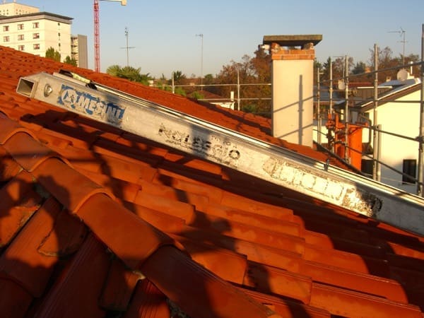 isolamento tetto in latero cemento - Montaggio elevatore obliquo per isolamento tetto - Part 2 4 coppi-scoperchiare-tetto-latero-cemento-coppi-celenit-cappa-cls-04