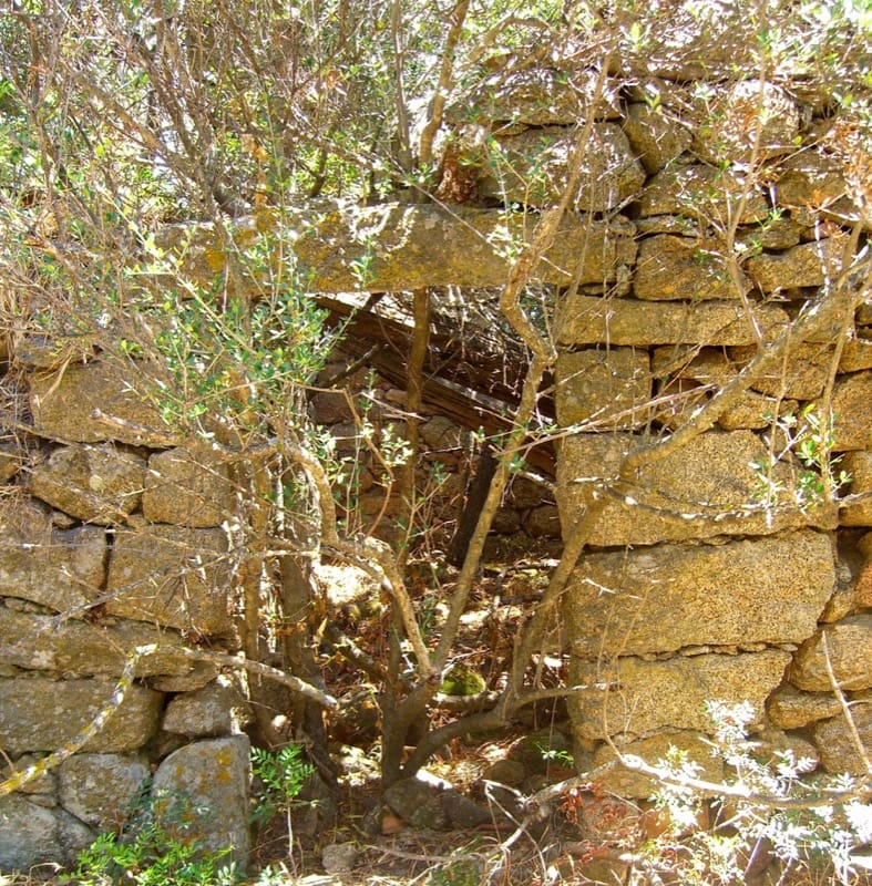 ARCHITETTURA - L' isolation en granit devient une maison de vacances en Corse 24