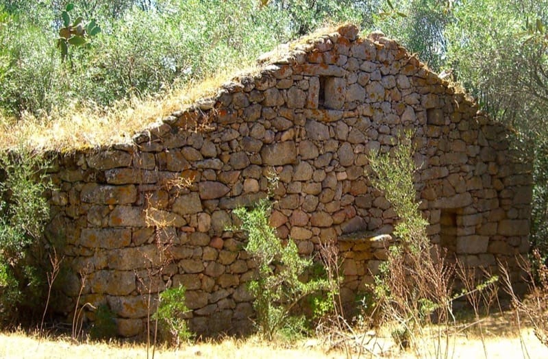 ARCHITETTURA - L' isolation en granit devient une maison de vacances en Corse 19