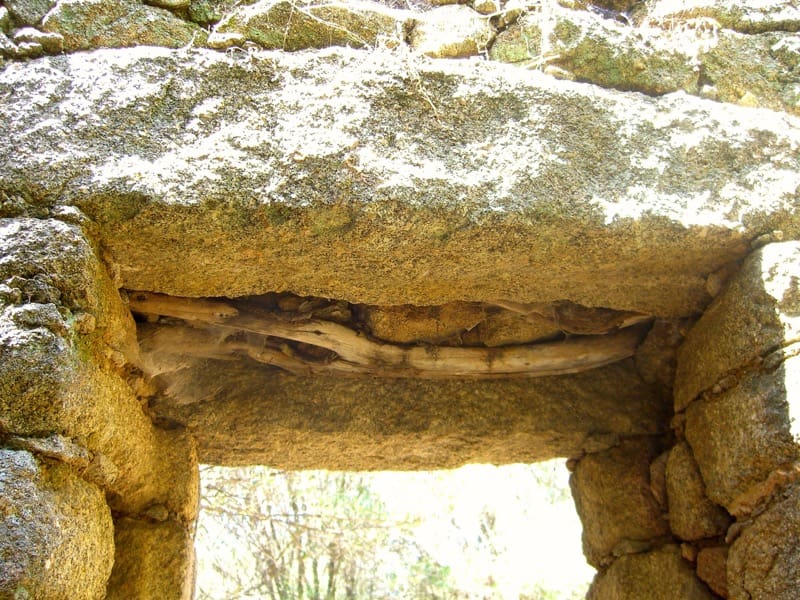 ARCHITETTURA - L' isolation en granit devient une maison de vacances en Corse 22