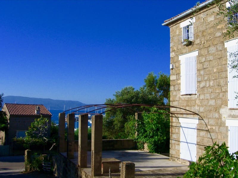 ARCHITETTURA - L' isolation en granit devient une maison de vacances en Corse 88