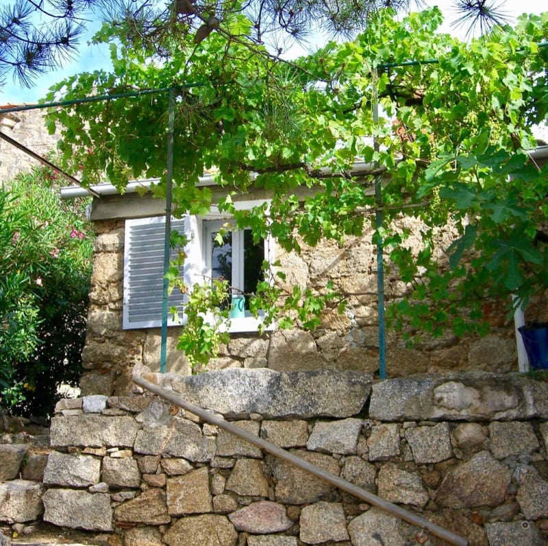 ARCHITETTURA - L' isolation en granit devient une maison de vacances en Corse 29
