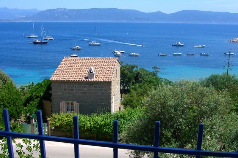 ARCHITETTURA - L' isolation en granit devient une maison de vacances en Corse 67