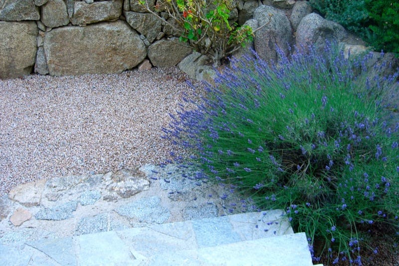 ARCHITETTURA - L' isolation en granit devient une maison de vacances en Corse 101