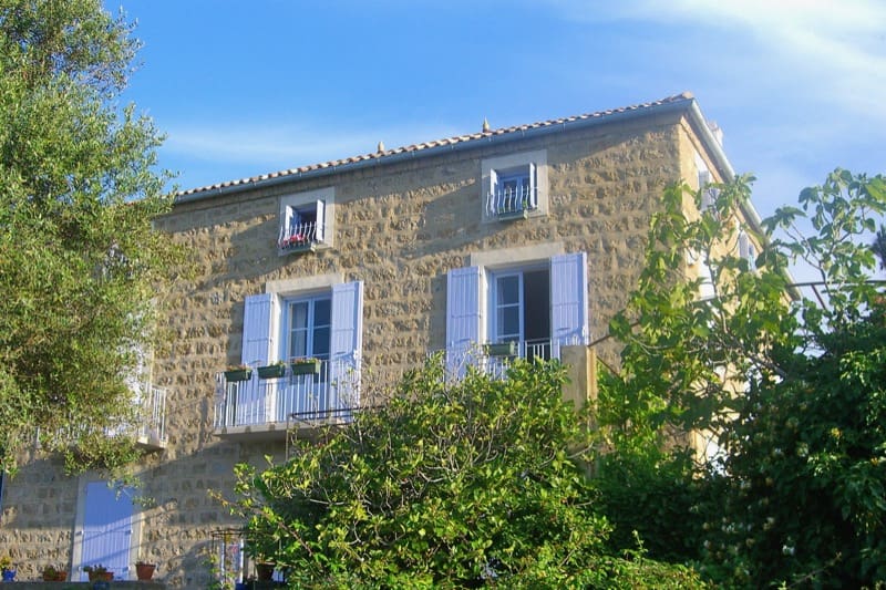 ARCHITETTURA - L' isolation en granit devient une maison de vacances en Corse 33