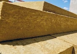 Sul tetto 30cm di lana di roccia si comportano come 20cm di fibra di legno