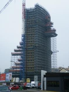 facciata ventilata - A fuoco il grattacielo "Torre dei Moro" a Milano (con AGGIORNAMENTO) 12 facciata ventilata - A fuoco il grattacielo "Torre dei Moro" a Milano (con AGGIORNAMENTO) 12
