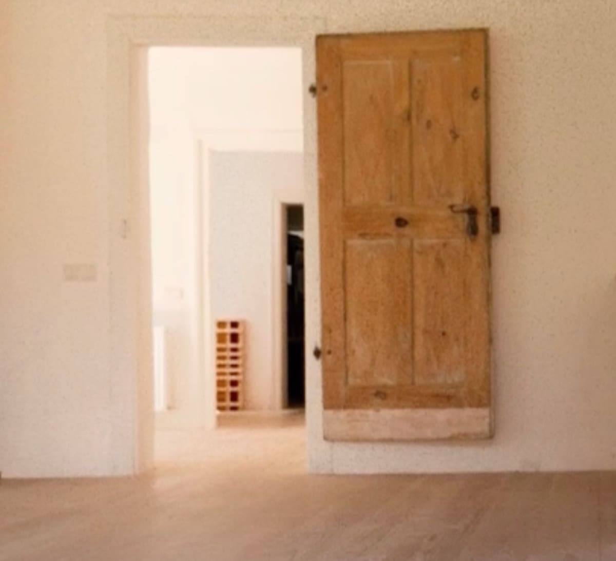 costruire in terra cruda - Casa in argilla e pavimento isolato senza barriera al vapore 11