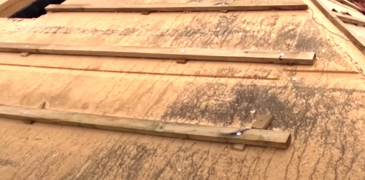 isolamento tetto in legno - Impermeabilizzazione del tetto con isolamento in fibra di legno 1