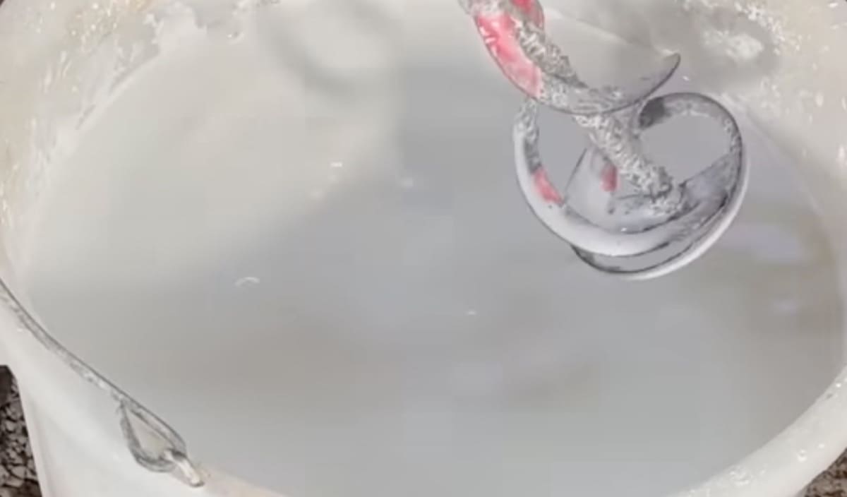 isolamento interno - Acqua pulita e calce idrata, la mano antica che prepara il muro 8 isolamento interno - Acqua pulita e calce idrata, la mano antica che prepara il muro 8